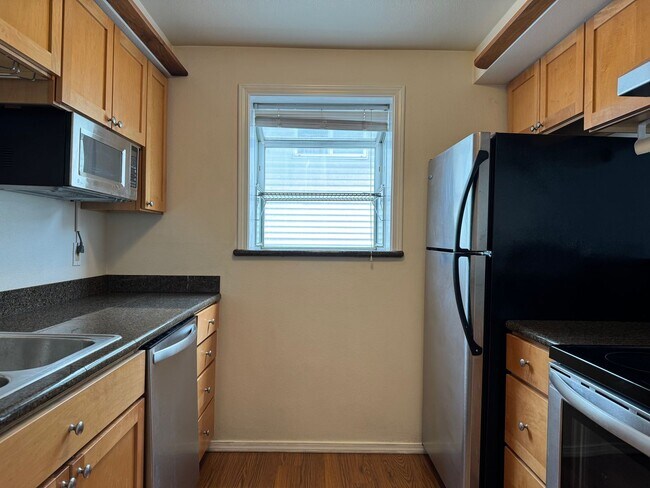 Photo - 1124 N 92nd St