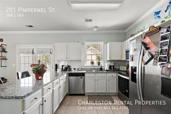 Photo - 201 Pimpernel St