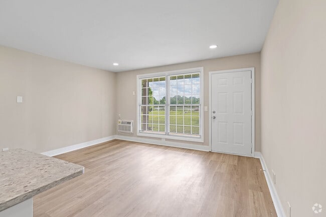 2BR, 1BA - 1,020SF - Living Room