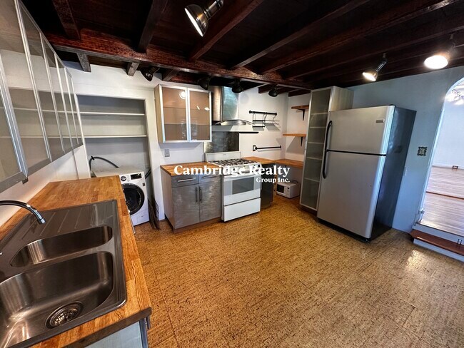 Photo - 18 Tremont St Unidad 2