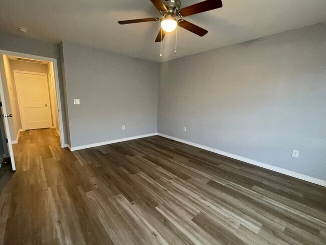 Photo - 6 C St