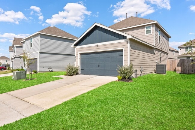 Building Photo - 22126 Regal Heights Dr