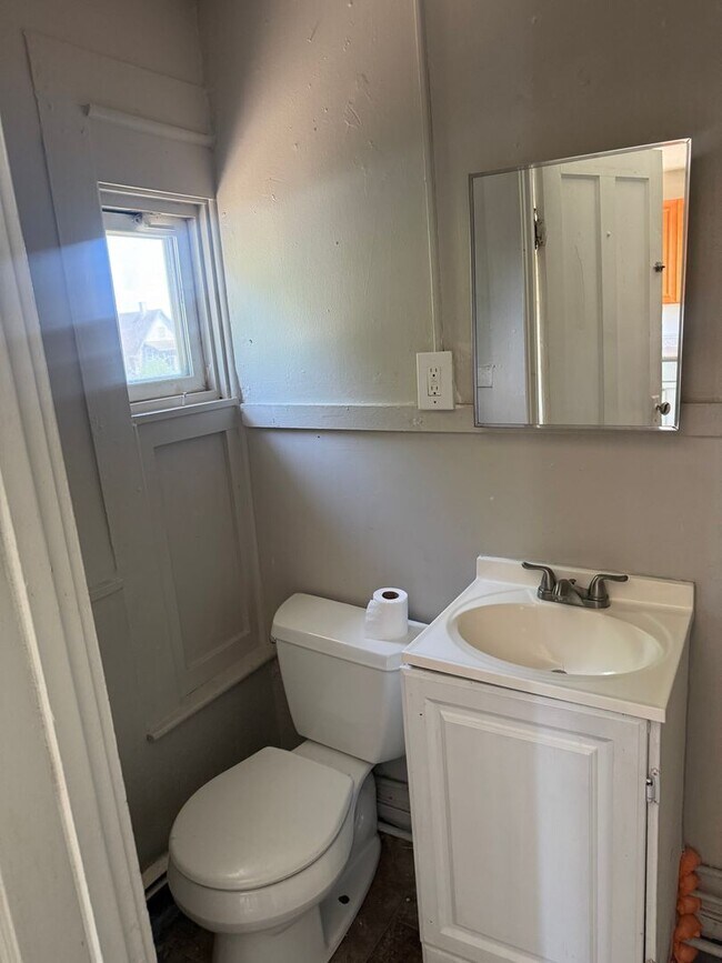 49 Brook St Unit 6