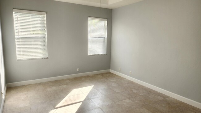 Photo - 627 SW Byron St