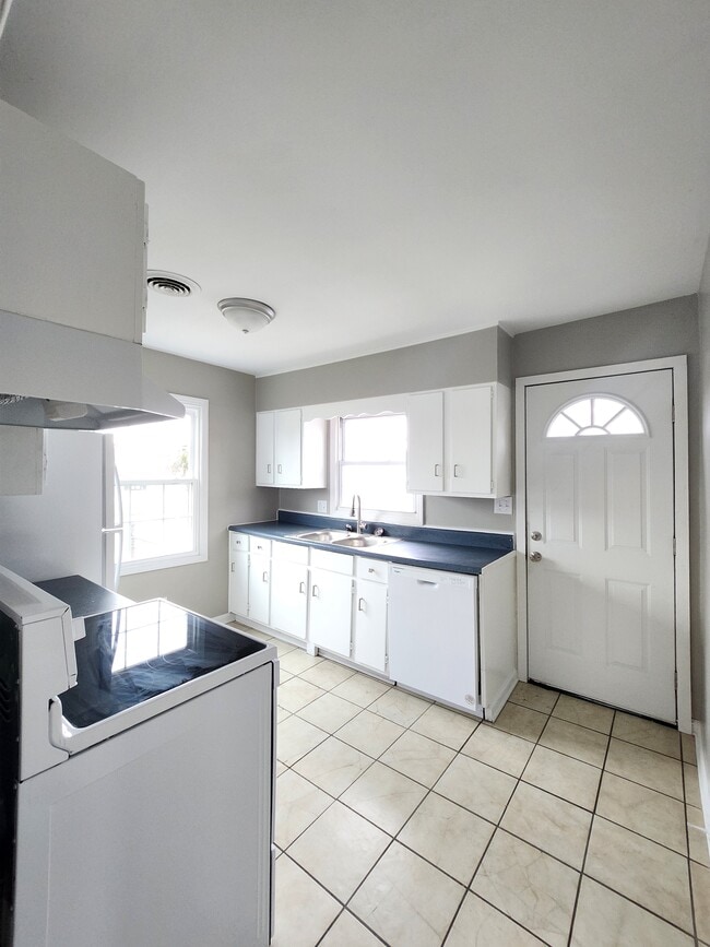 Photo - 2241 E Fairview Ave Unidad 1