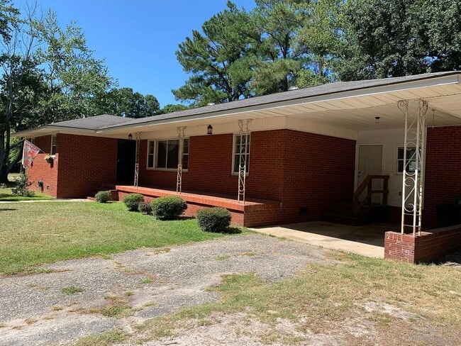 Photo - 258 Prince Charles Dr