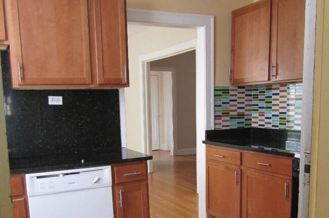 Photo - 3847-3857 N Linder Ave