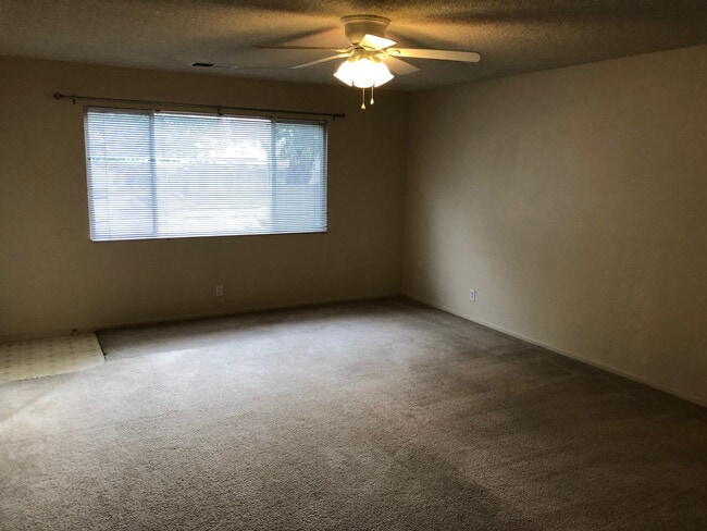 Photo - Lovely 3 bedroom/2 bathroom home in East D...