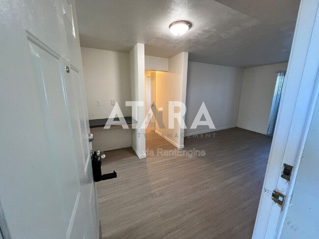 Photo - 215 N 1st St Unidad 105 105