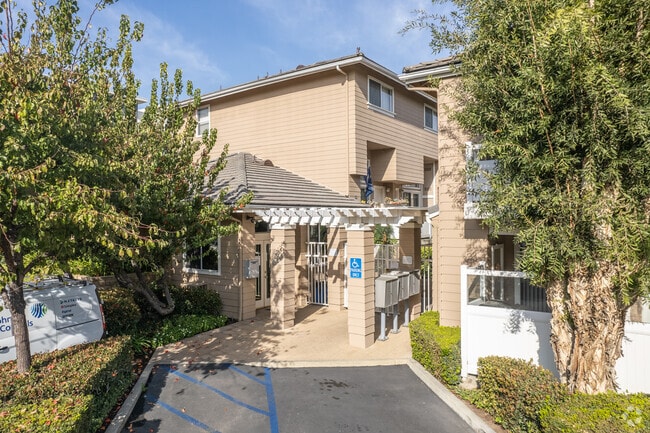 Tamarack Pointe Villas_Brea
