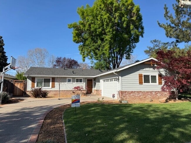 Building Photo - Beautiful Willow Glen 3 Bedroom 2.5 Bath Home.  Located in a desirable neighborhood.