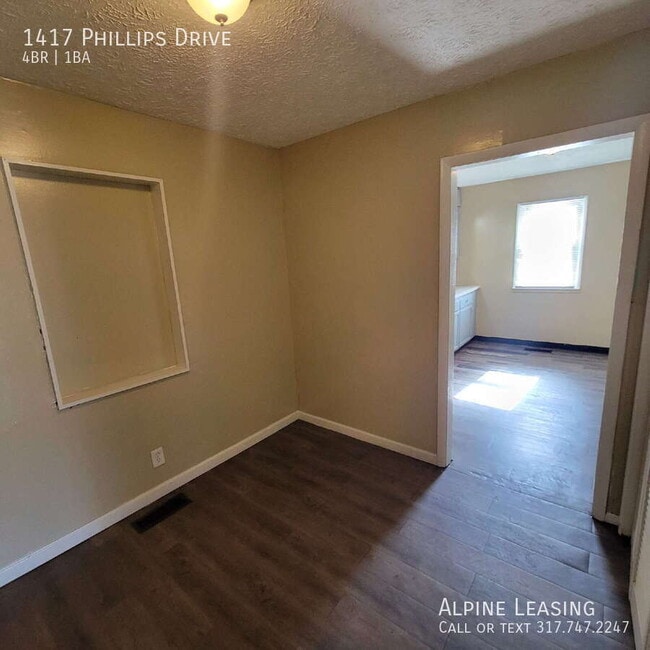 Photo - 1417 Phillips Dr