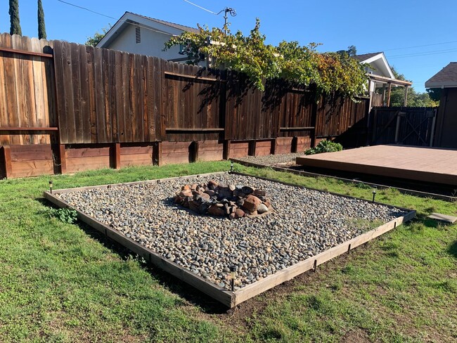 Photo - 3 bedroom 2 bath home with HUGE yard in Or...