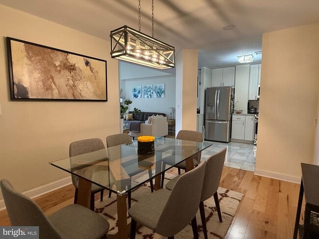 Photo - 5300 43rd St NW Unit 201
