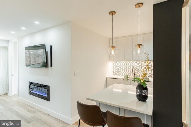 Photo - 4201 Cathedral Ave NW Unit 306E
