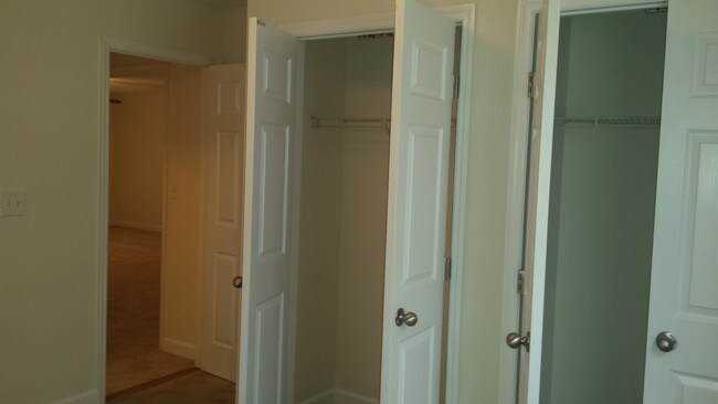 2 Bedroom Guest Closet