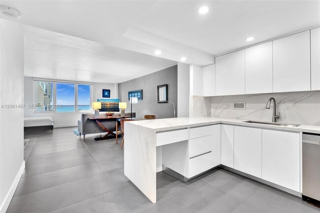 Photo - 2301 Collins Ave Unit 1543