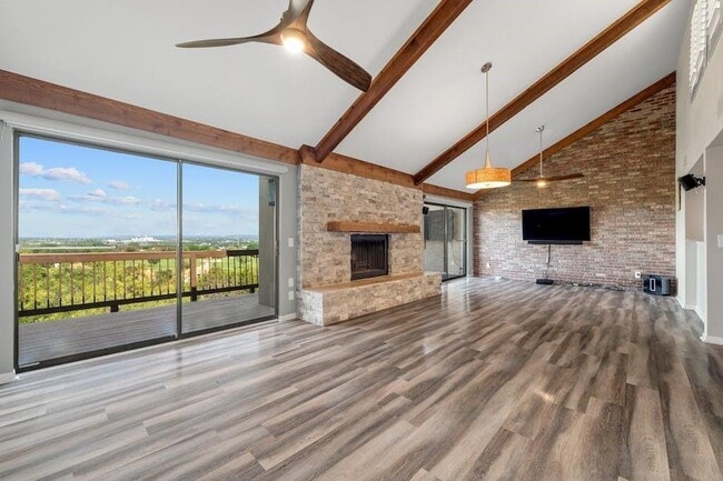 Photo - 409 Hi There