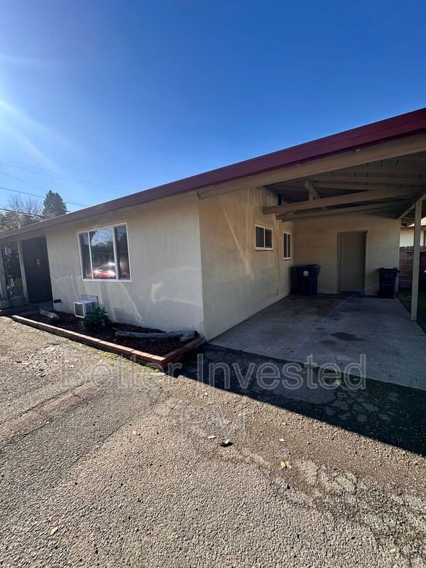 Building Photo - 216 Ford St Unit 10