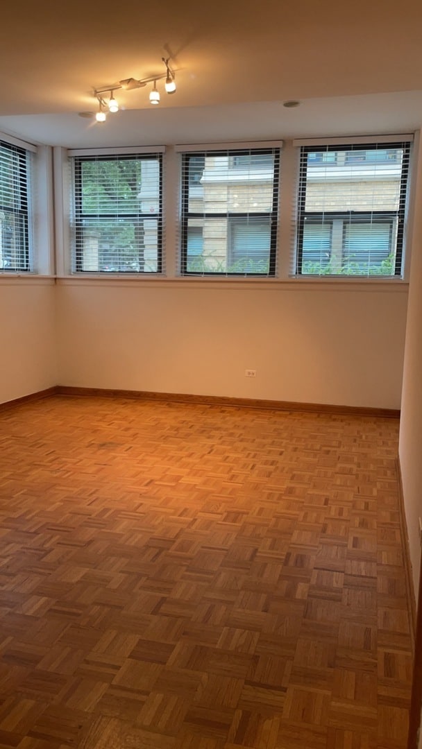 Photo - 4058 N Sheridan Rd Unit BE