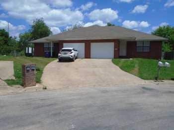 Photo - 221 Fox Run Pl Townhome