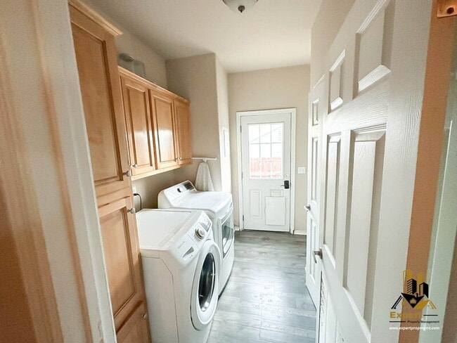 Photo - 318 Hickory St