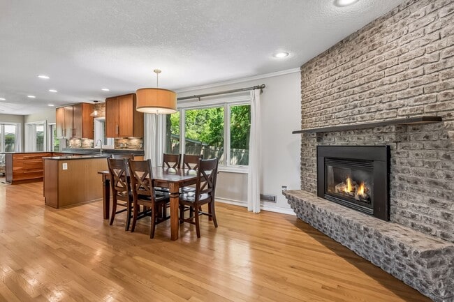 Photo - 6013 Porter Ln