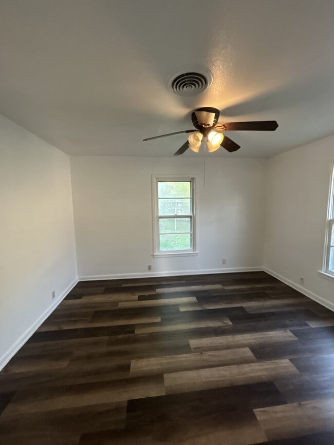 Building Photo - 611 N Spencer St Rental