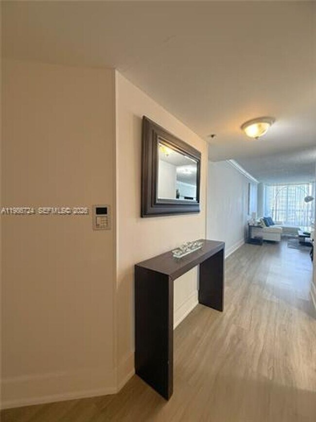Photo - 1717 N Bayshore Dr Unidad 1717 Bayshore Dr Apt # A-1548