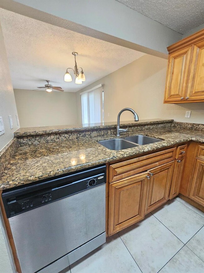 Photo - 1561 Windorah Way Unidad A