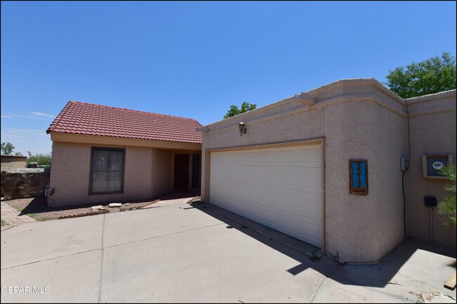 Photo - 3212 Canyon Point Ln