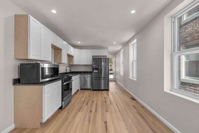 Building Photo - 121 N Patterson Park Ave Rental