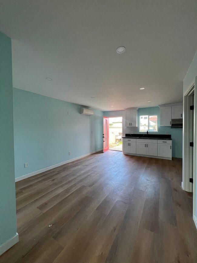1688 E Plymouth St Unit 1690 E Plymouth St, Unit A