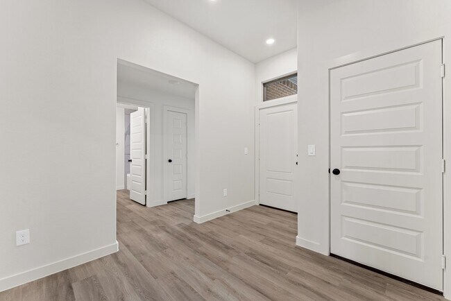 Photo - 2033 Gulf Pr Ln