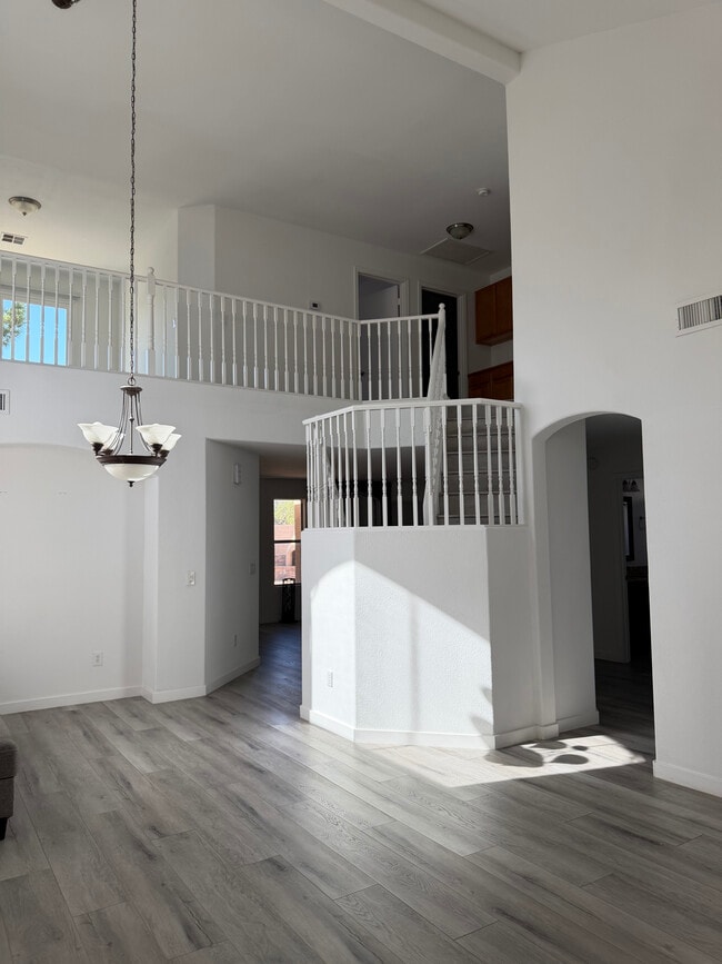 Photo - 1124 W Laurel Ave