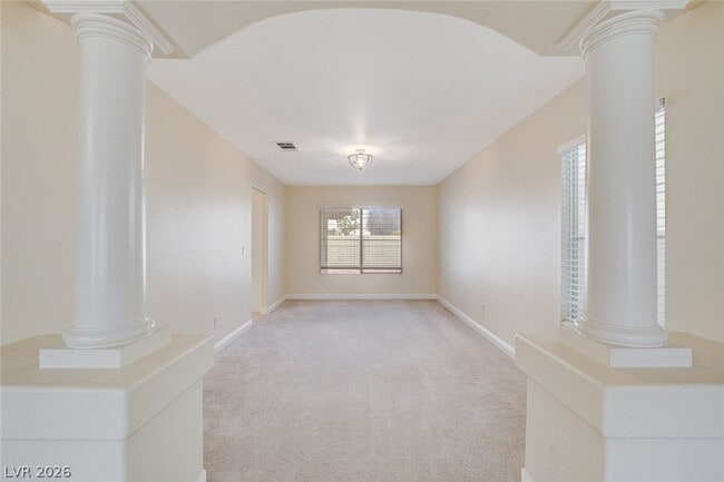 Photo - 432 Staghorn Pass Ave