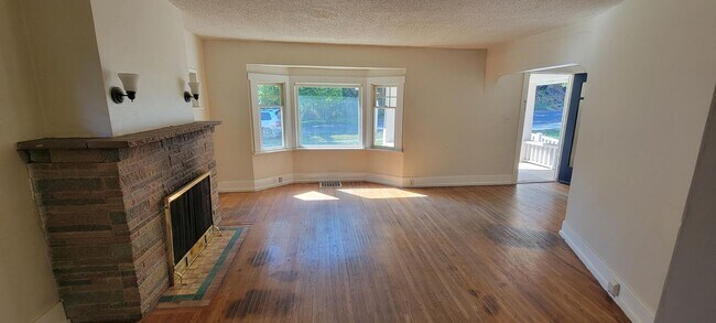 Photo - Remodeled South Hill charmer