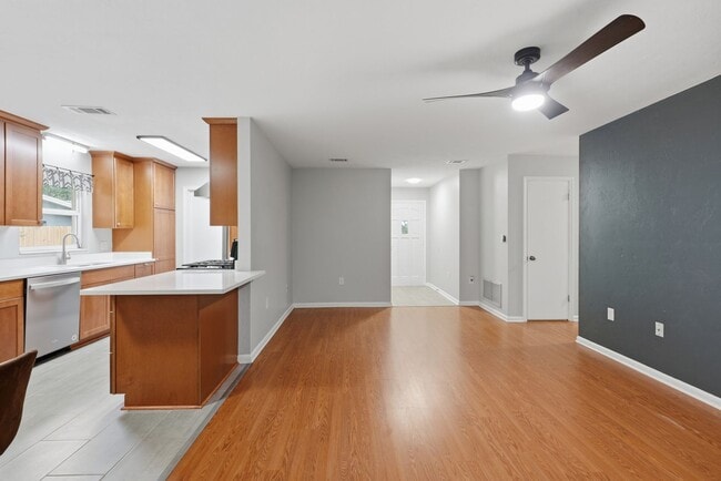 Photo - Roomy 3 bedroom 2 bath with great fenced yard