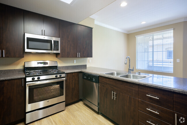 Interior Photo - Bridges at Woodcreek Oaks Rental