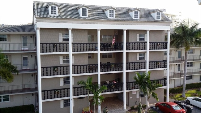 Building Photo - 440 Paradise Isle Blvd Unit 303