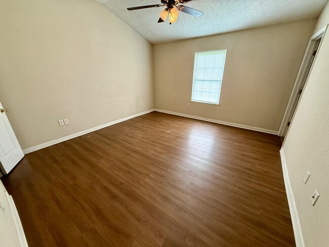 Photo - 140 Kinney Rd