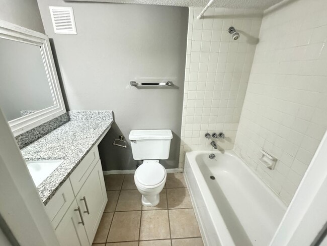 Photo - 6747 Quail Hollow Ct
