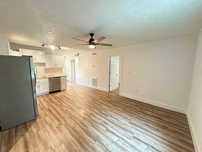 Photo - Remodeled Detached Above-Garage Hull Apartment!