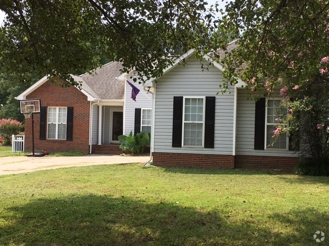 Building Photo - 1424 Hilton Way Rental
