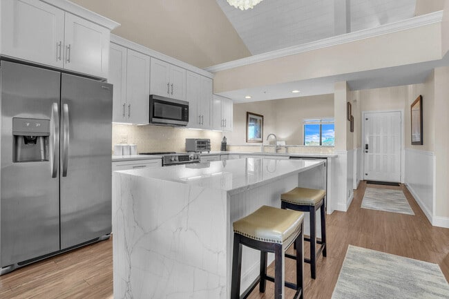 Photo - 801 Seafarer Cir Unit 505