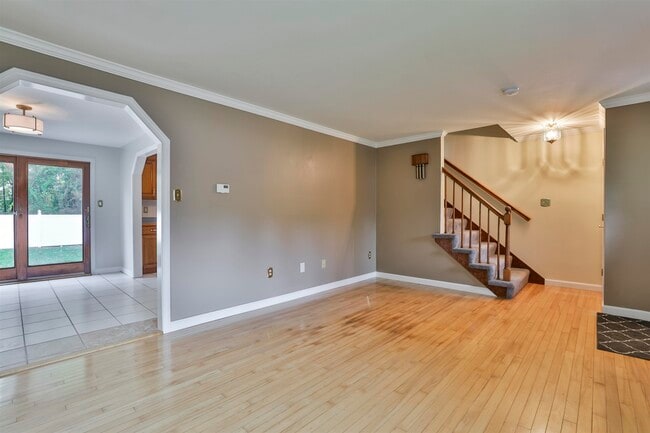 Photo - 14 Clare Ln