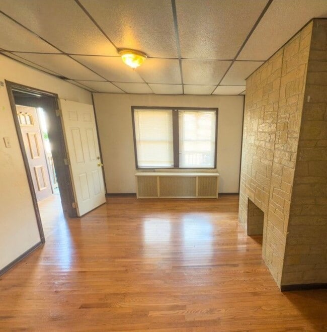 Photo - 242 Ophelia St House