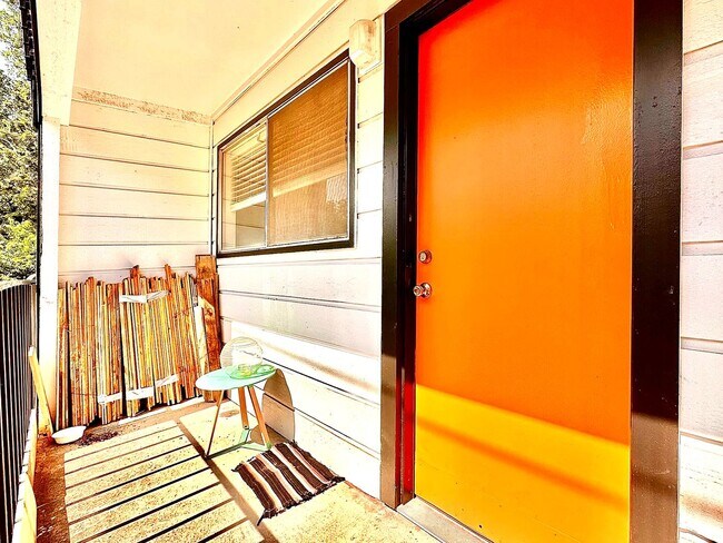 Photo - 1 Bed 1 Bath Steps from the UT Campus!