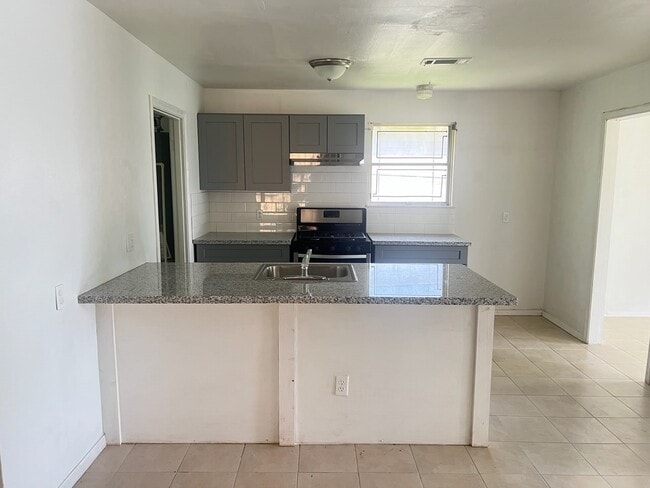 Photo - 6723 Ridgeway Dr