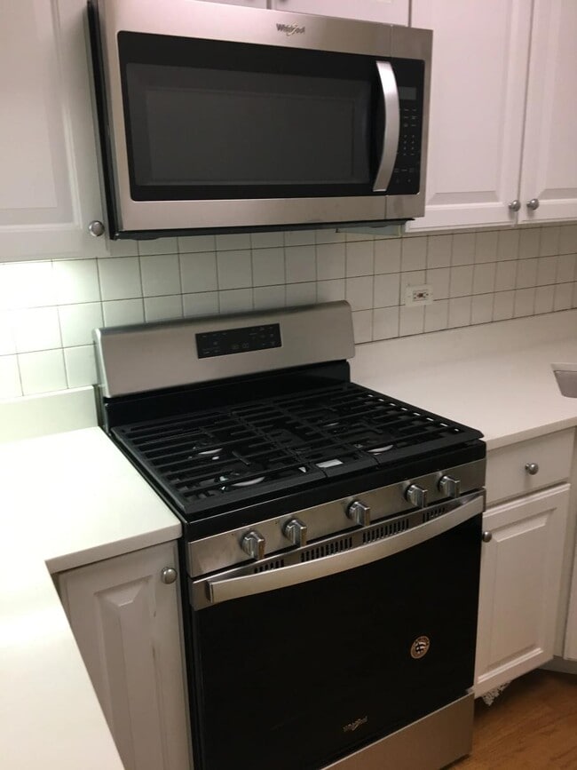 1160 W Grand Ave Unit 4